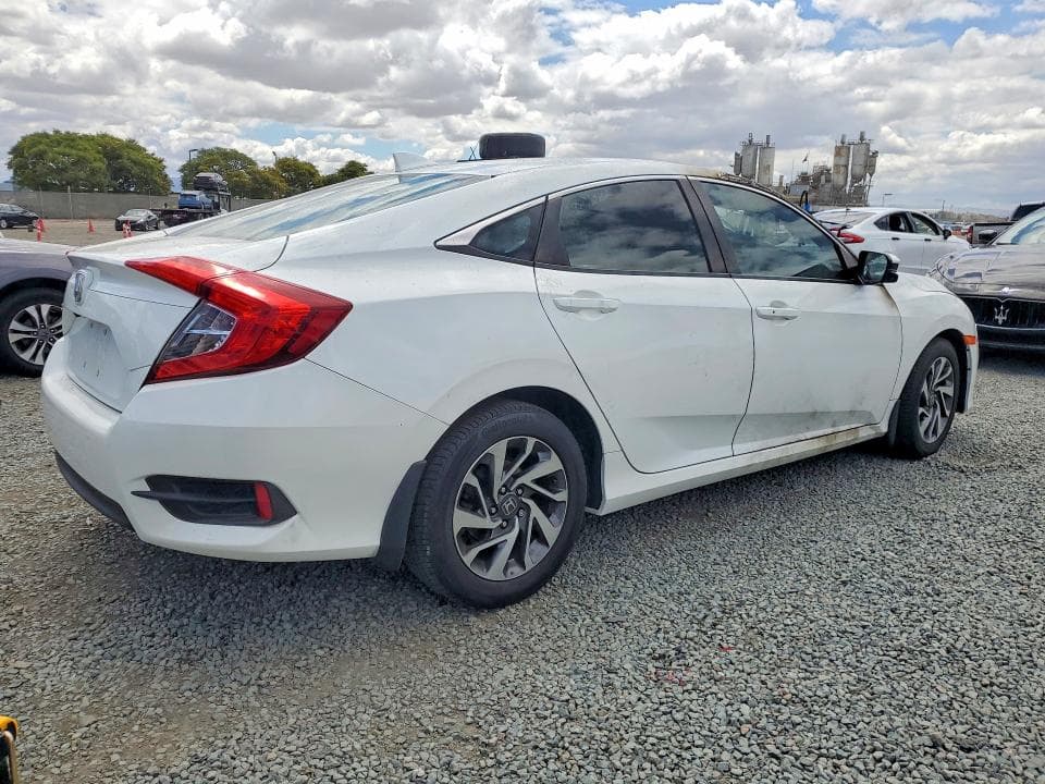 2018 HONDA CIVIC EX 3