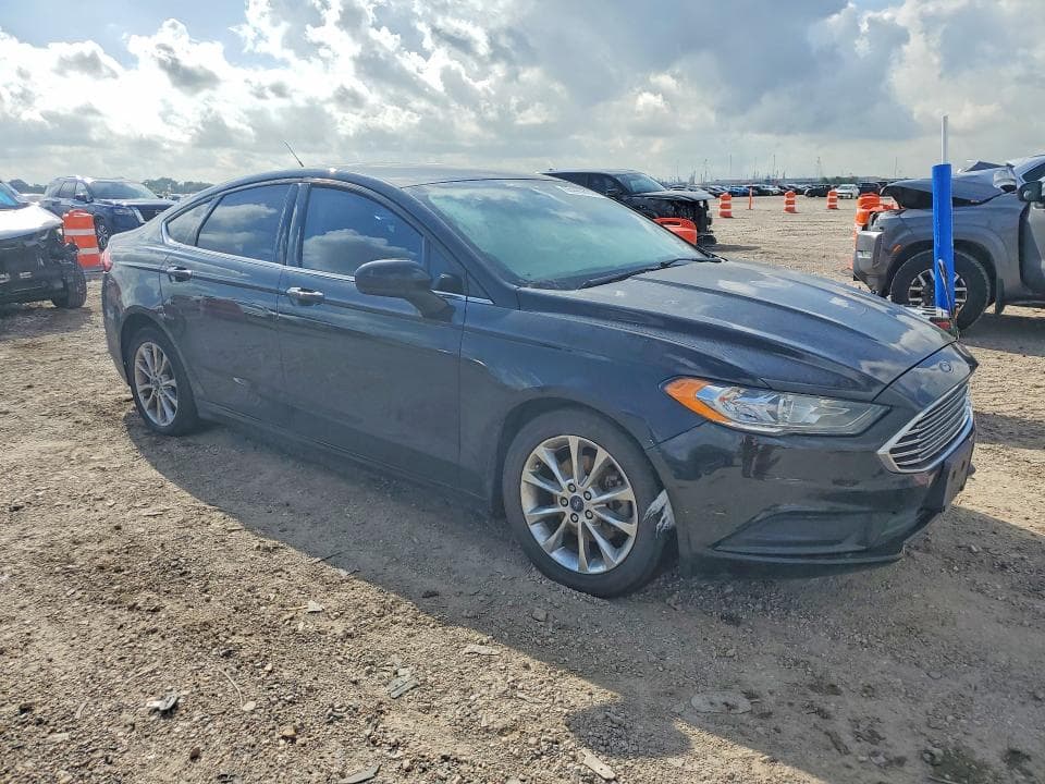 2017 FORD FUSION SE 4
