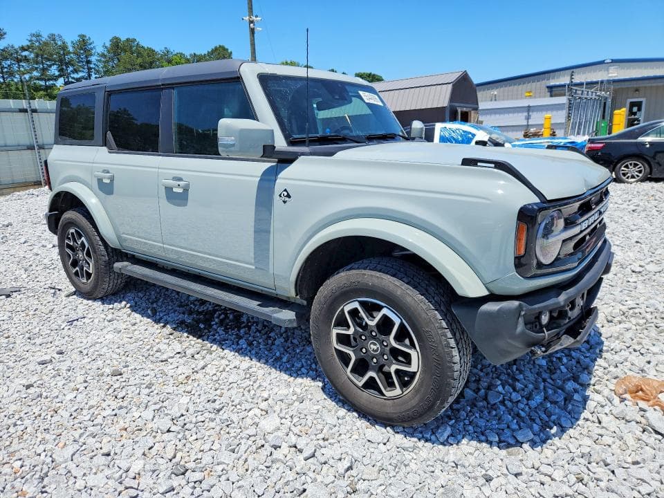 2024 FORD BRONCO OUTER BANKS 4