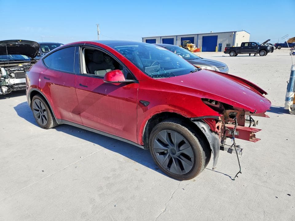 2024 TESLA MODEL Y 4