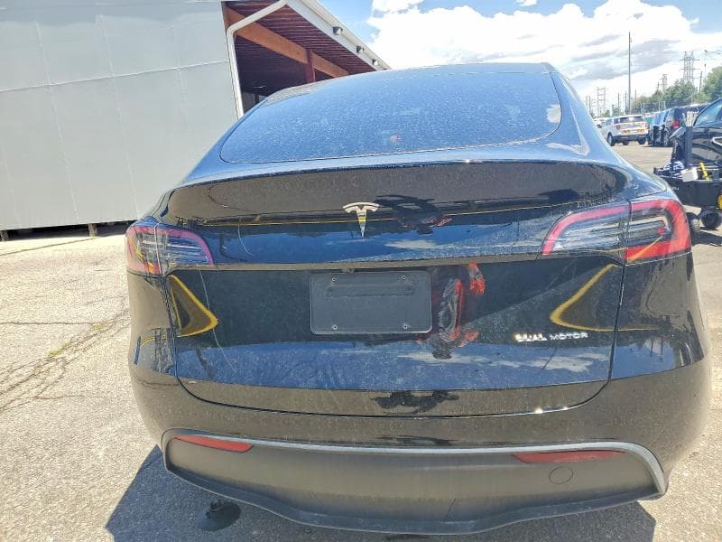 2024 TESLA MODEL Y 6