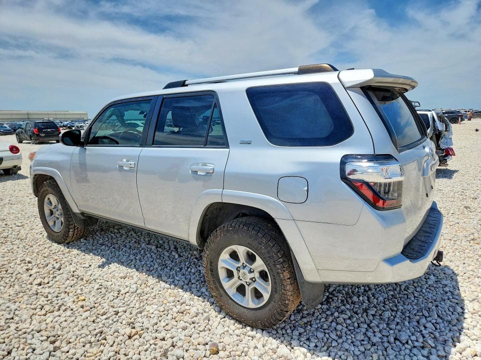 2022 TOYOTA 4RUNNER SR5 2