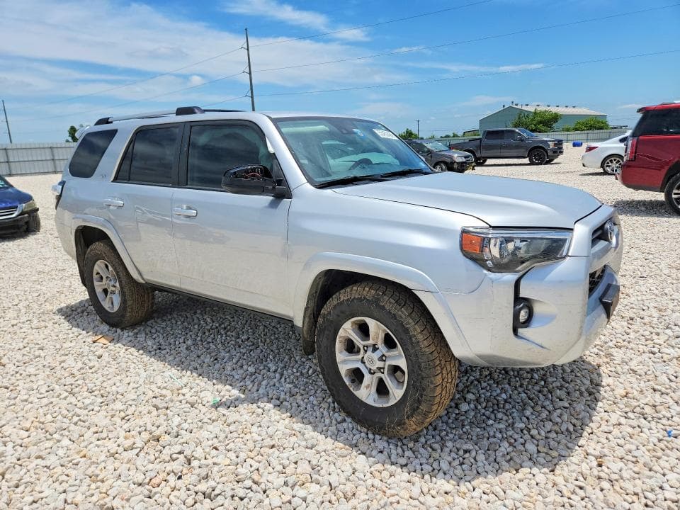 2022 TOYOTA 4RUNNER SR5 4