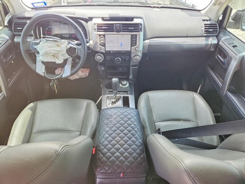 2022 TOYOTA 4RUNNER SR5 8