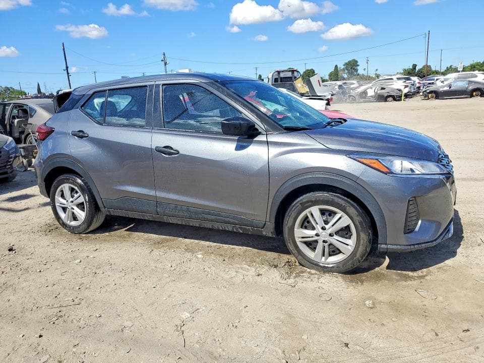 2024 NISSAN KICKS S 4