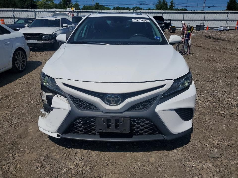2019 TOYOTA CAMRY SE SE 5