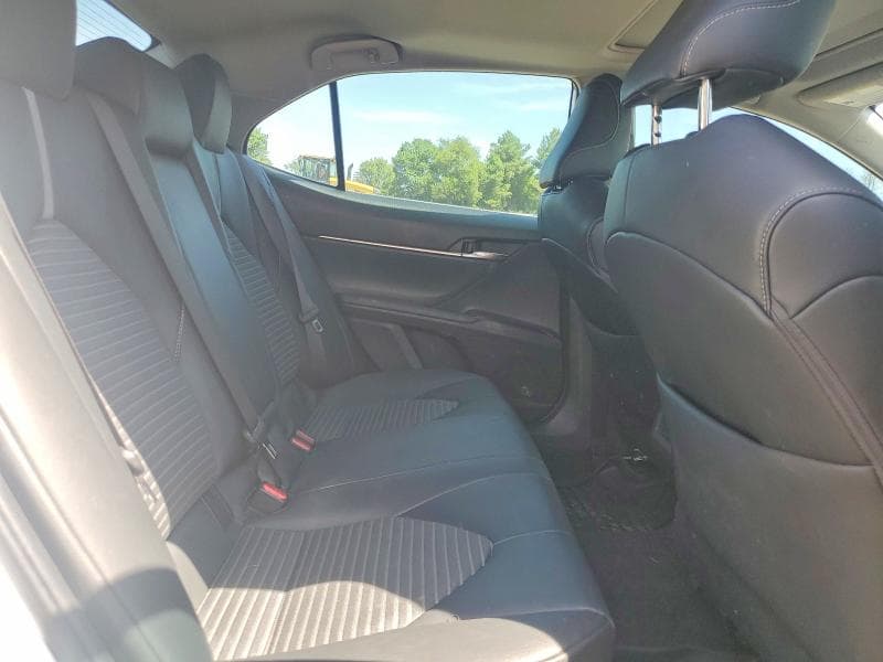 2019 TOYOTA CAMRY SE SE 10