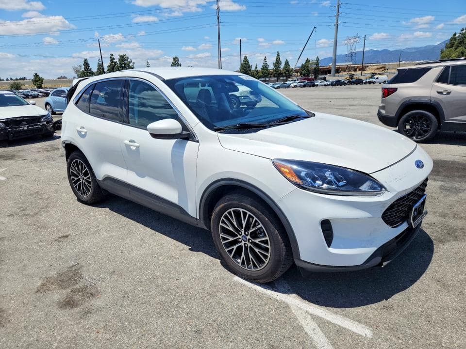 2021 FORD ESCAPE SE 4