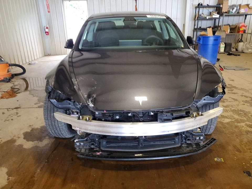 2025 TESLA MODEL 3 5
