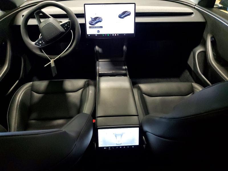 2025 TESLA MODEL 3 8