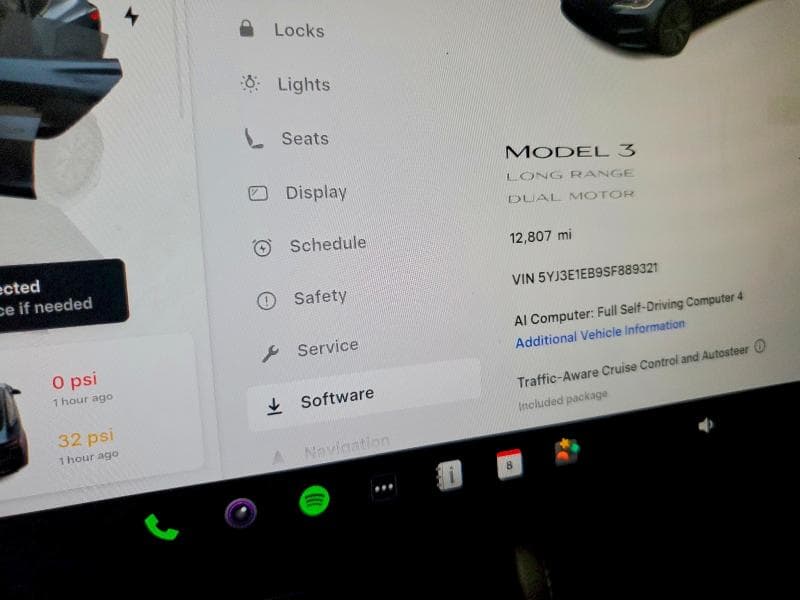 2025 TESLA MODEL 3 9