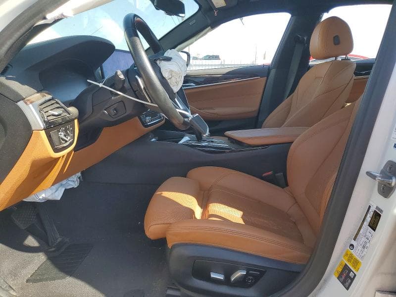 2021 BMW 530E 8
