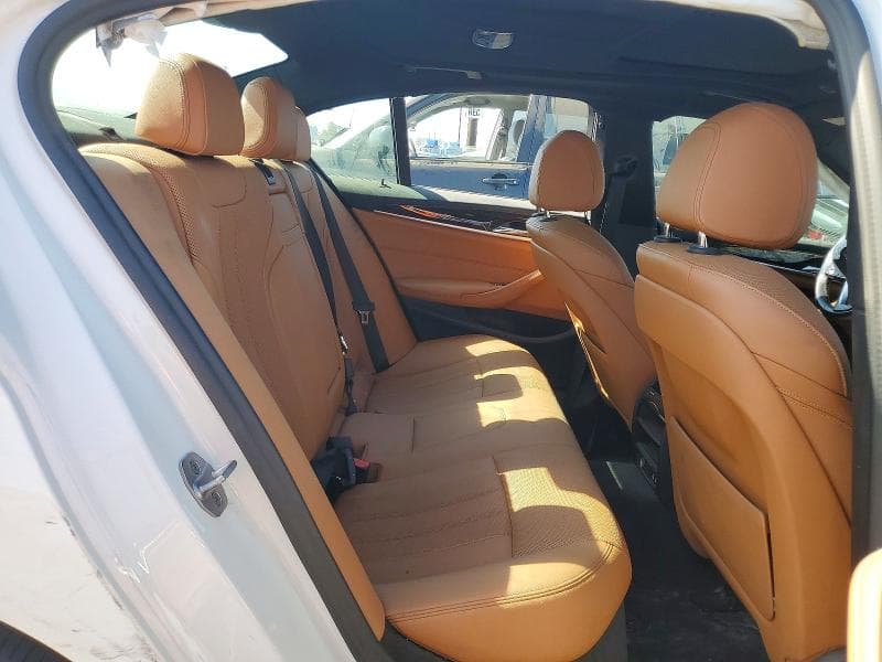 2021 BMW 530E 11