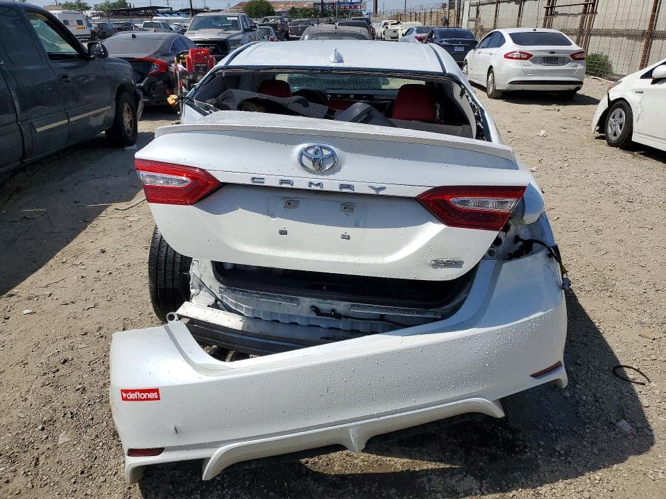 2020 TOYOTA CAMRY XSE 6