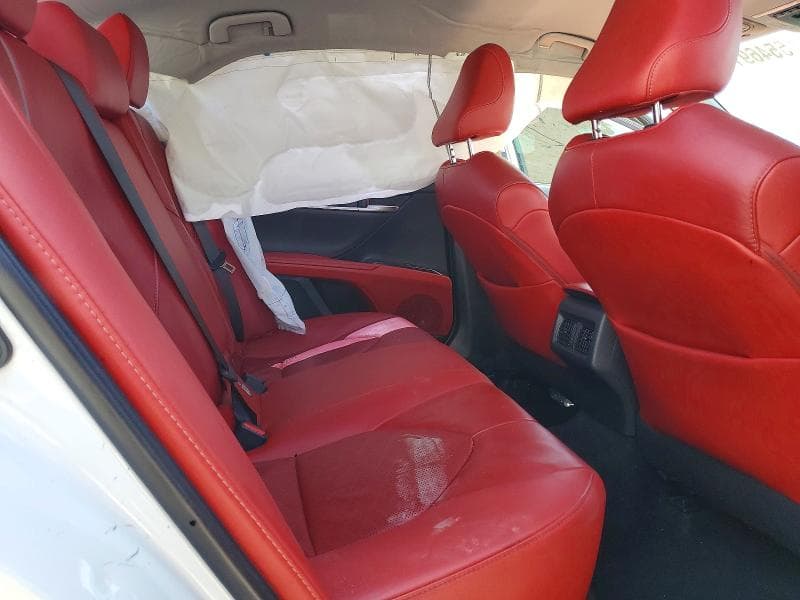2020 TOYOTA CAMRY XSE 10