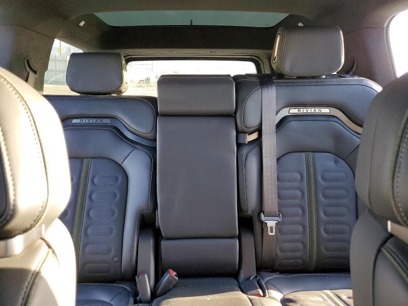 2024 RIVIAN R1S ADVENTURE 10