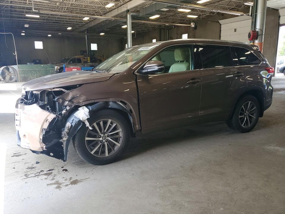 2017 TOYOTA HIGHLANDER XLE XLE - 1