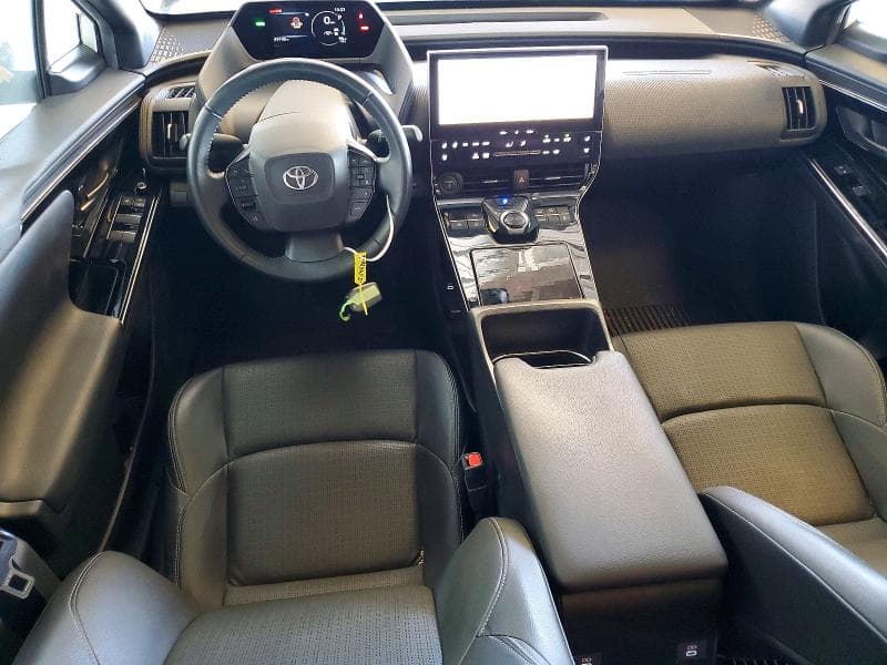 2023 TOYOTA BZ4X LIMITED 8