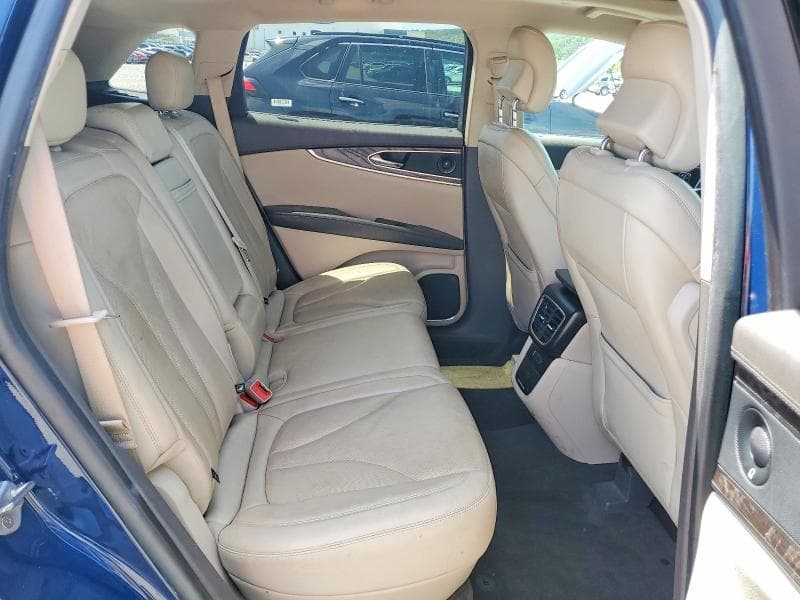 2019 LINCOLN NAUTILUS RESERVE 11