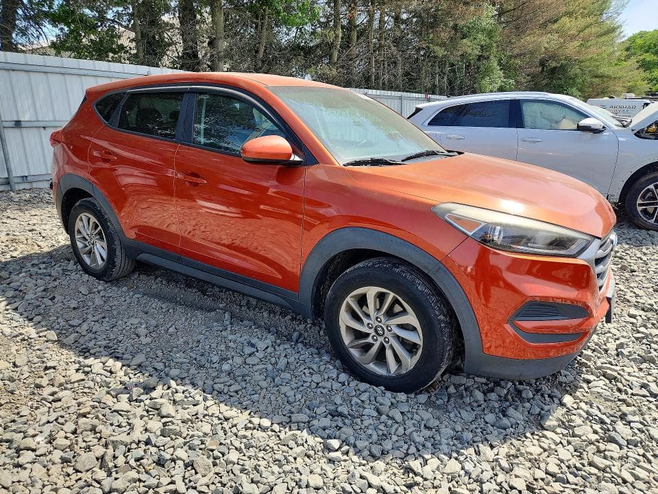 2017 HYUNDAI TUCSON SE SE 4