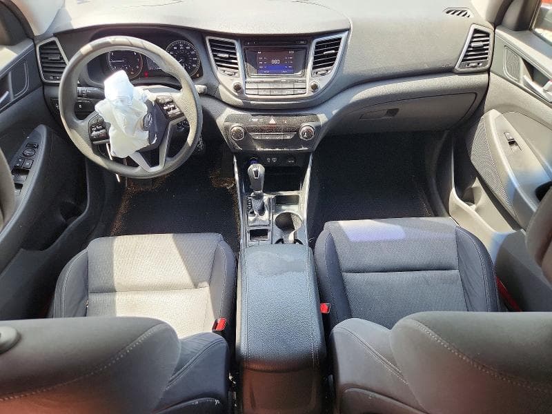 2017 HYUNDAI TUCSON SE SE 8