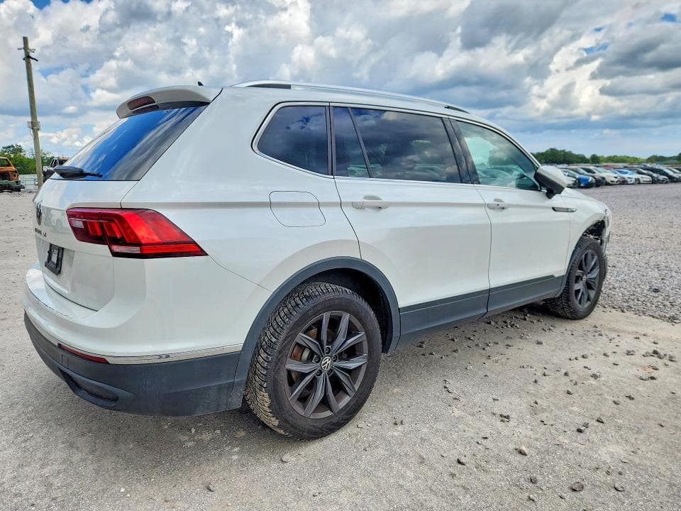 2023 VOLKSWAGEN TIGUAN SE 3