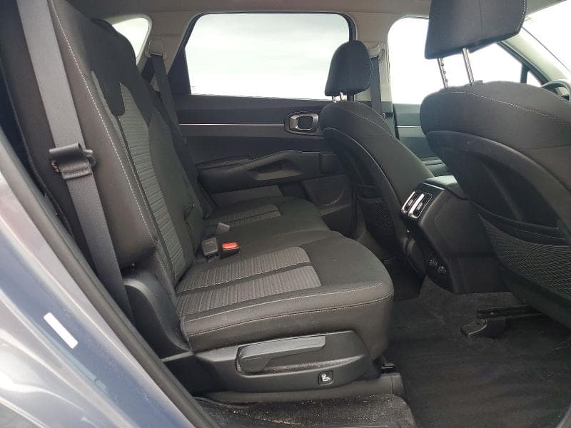 2023 KIA SORENTO LX 11