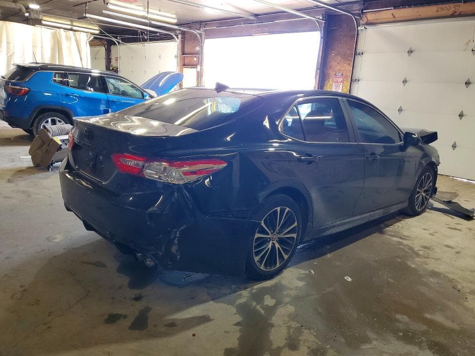 2020 TOYOTA CAMRY SE 3