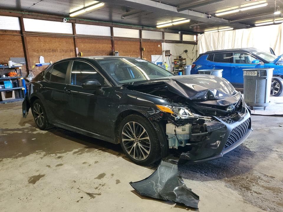 2020 TOYOTA CAMRY SE 4