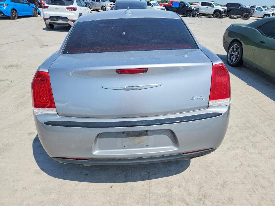 2016 CHRYSLER 300C 6