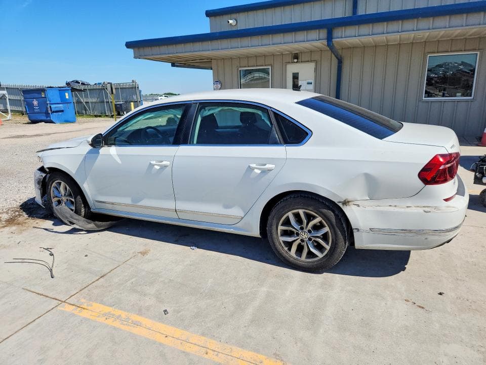 2017 VOLKSWAGEN PASSAT S 2