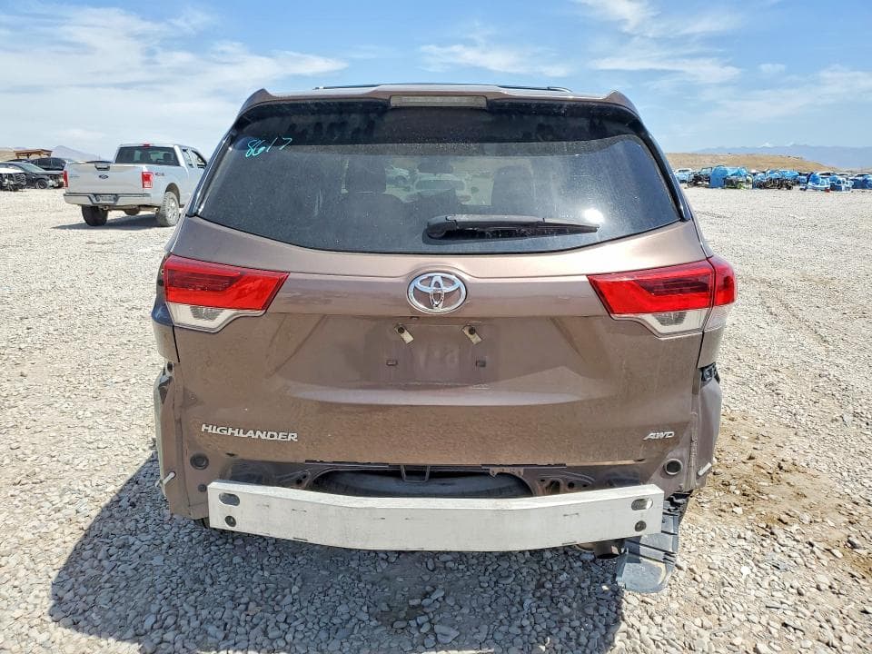 2019 TOYOTA HIGHLANDER LE LE 6