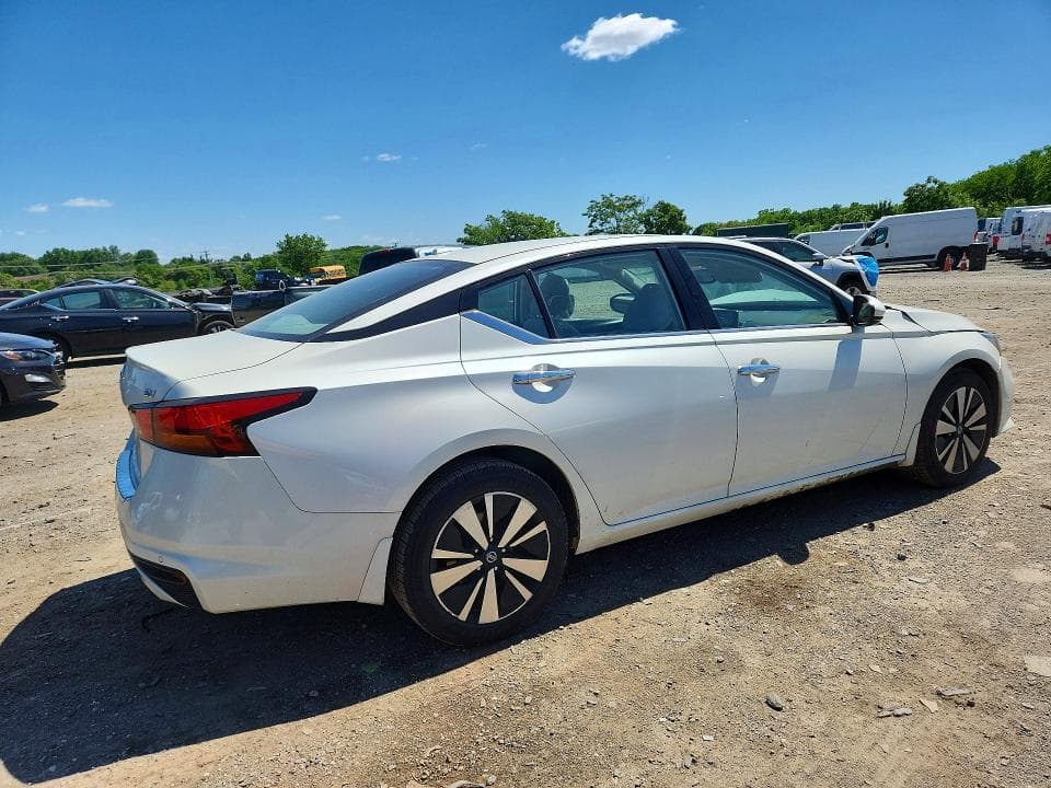 2019 NISSAN ALTIMA SV 3