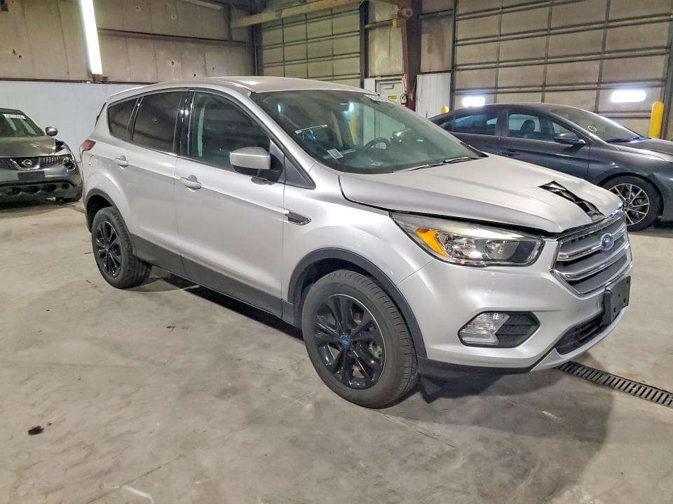 2017 FORD ESCAPE SE 4