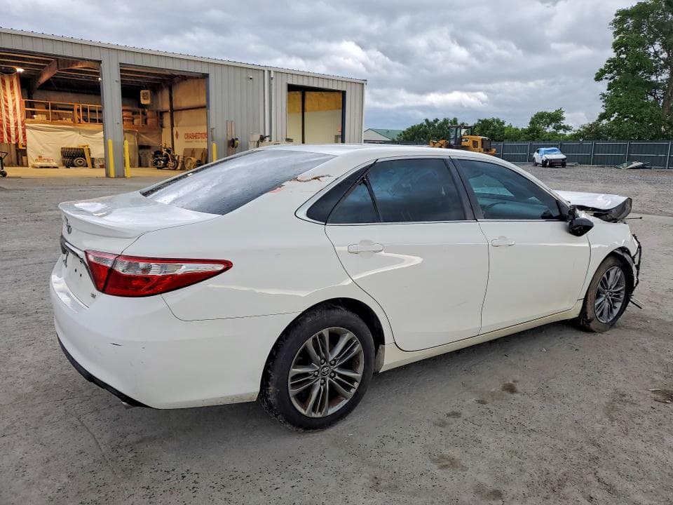 2017 TOYOTA CAMRY SE SE 3