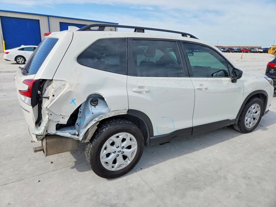 2022 SUBARU FORESTER 3