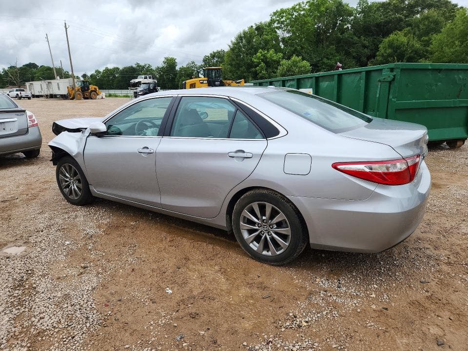 2017 TOYOTA CAMRY XLE 2