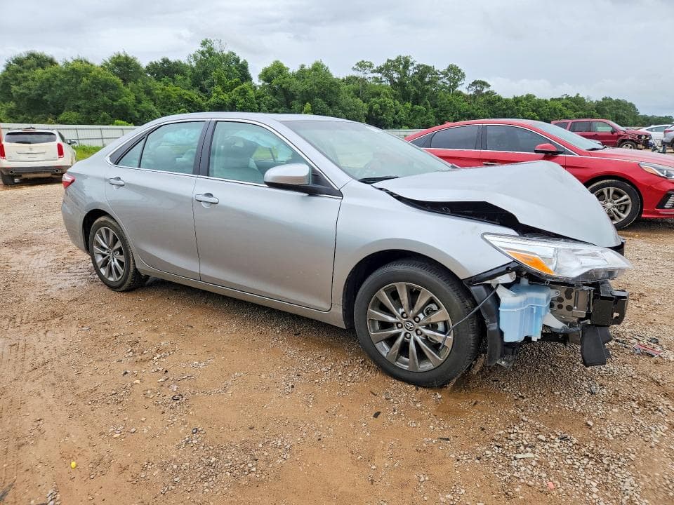 2017 TOYOTA CAMRY XLE 4