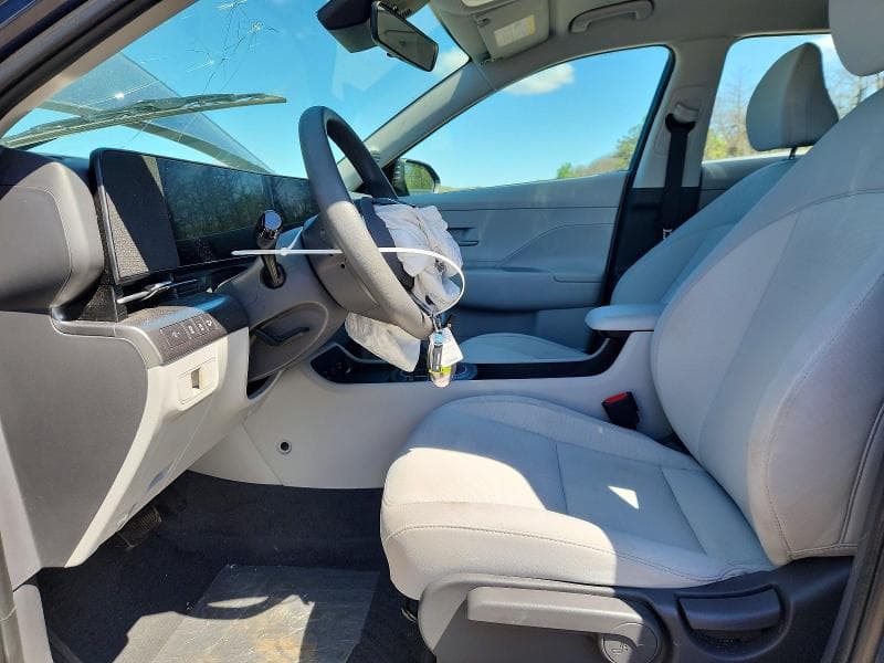 2025 HYUNDAI KONA SE 7