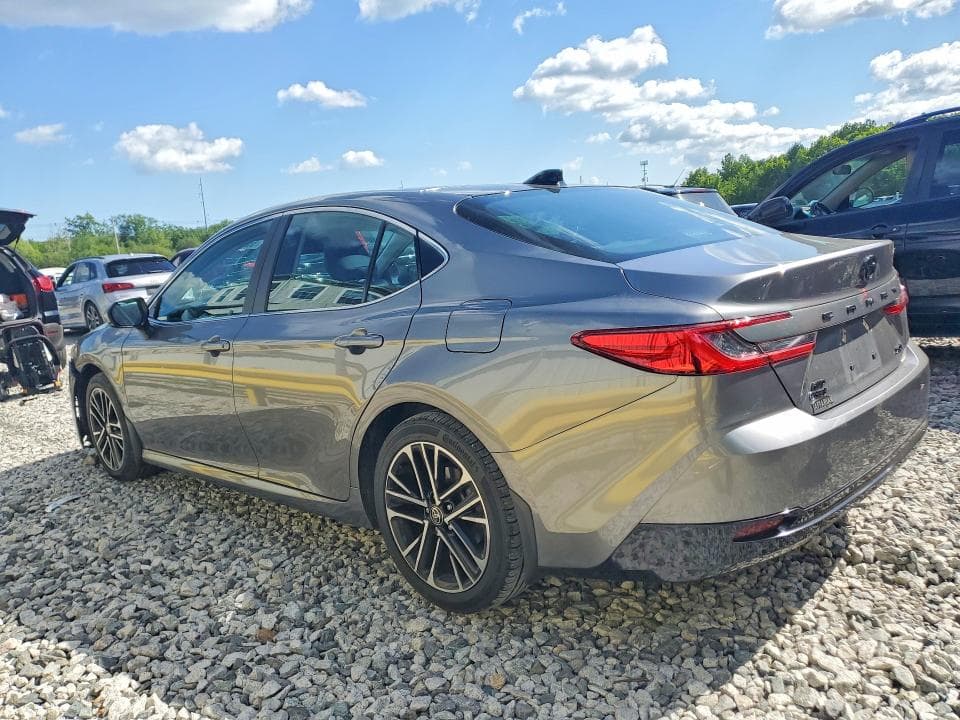 2025 TOYOTA CAMRY XLE 2