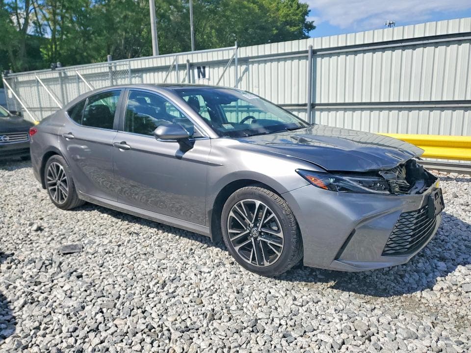 2025 TOYOTA CAMRY XLE 4