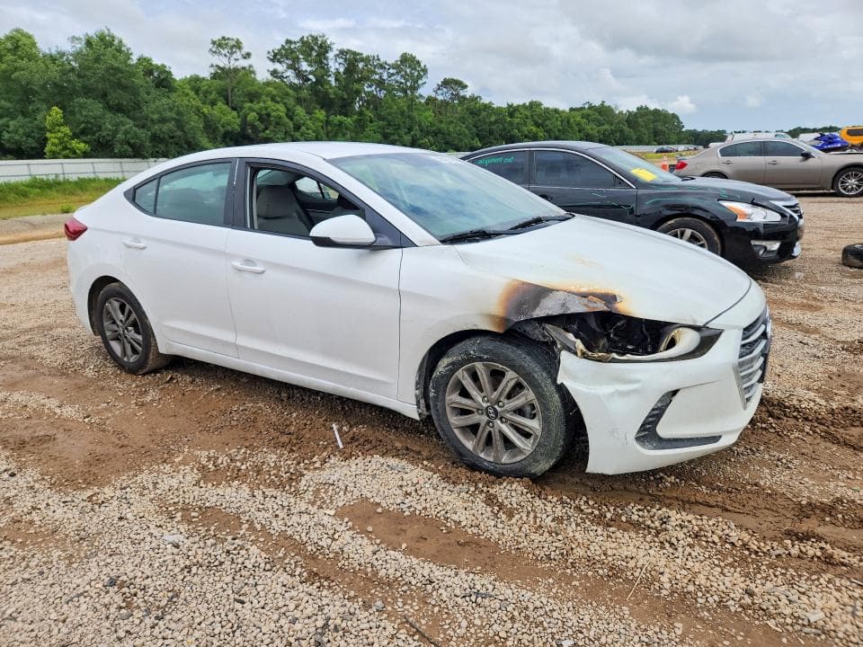 2017 HYUNDAI ELANTRA SE SE 4