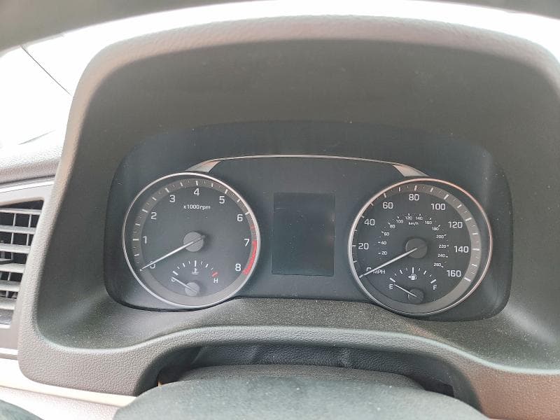 2017 HYUNDAI ELANTRA SE SE 9