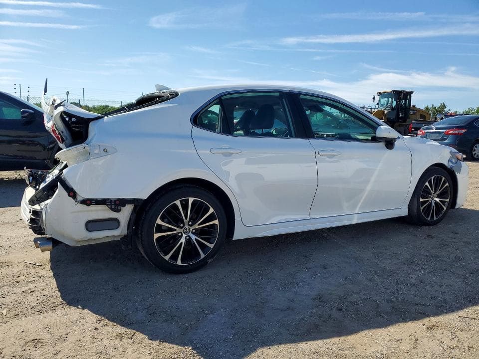 2019 TOYOTA CAMRY SE SE 3