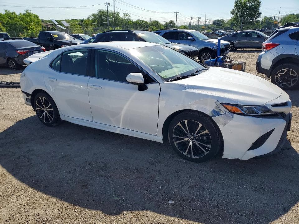 2019 TOYOTA CAMRY SE SE 4