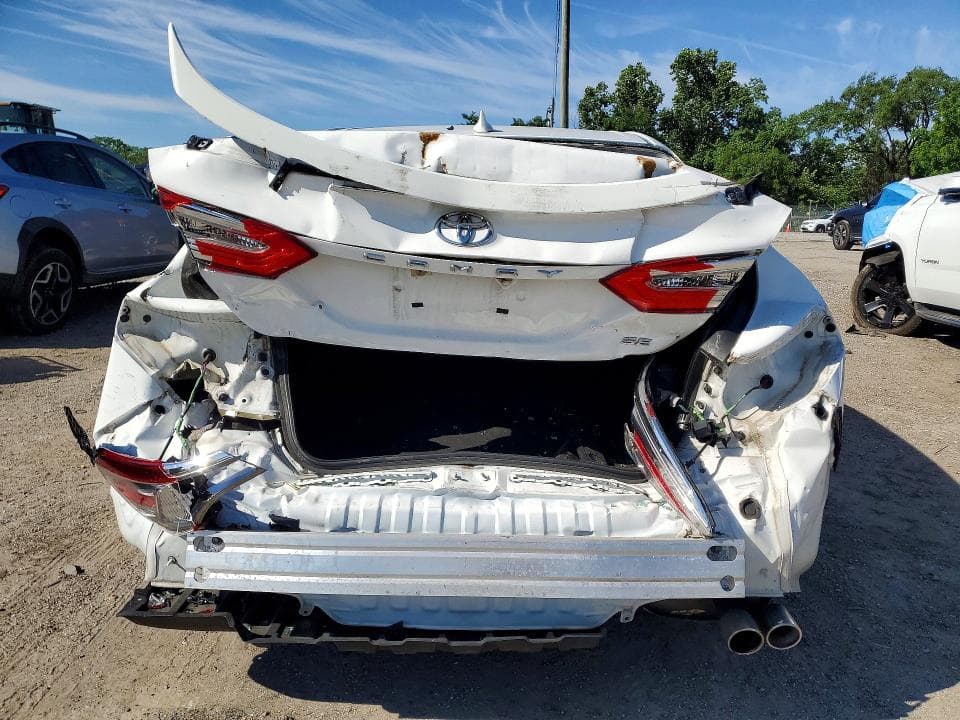 2019 TOYOTA CAMRY SE SE 6