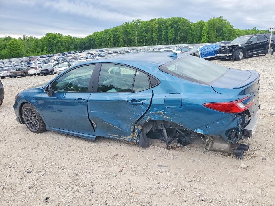 2026 TOYOTA CAMRY SE 2