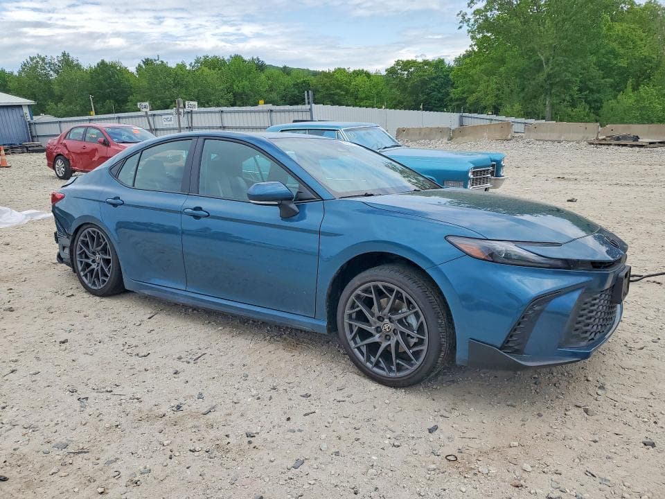 2026 TOYOTA CAMRY SE 4