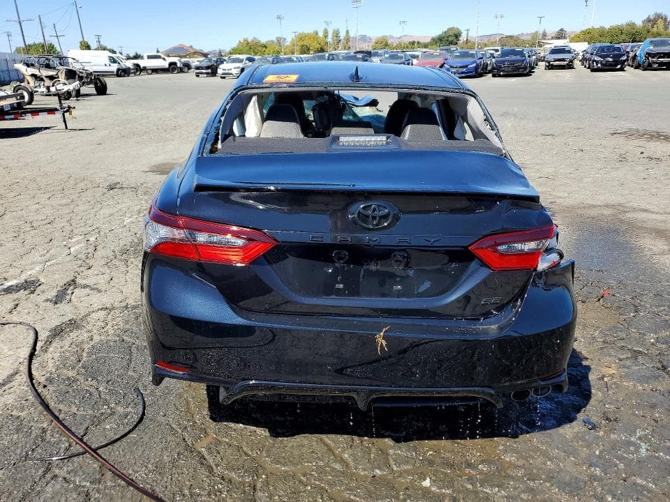 2022 TOYOTA CAMRY SE 6
