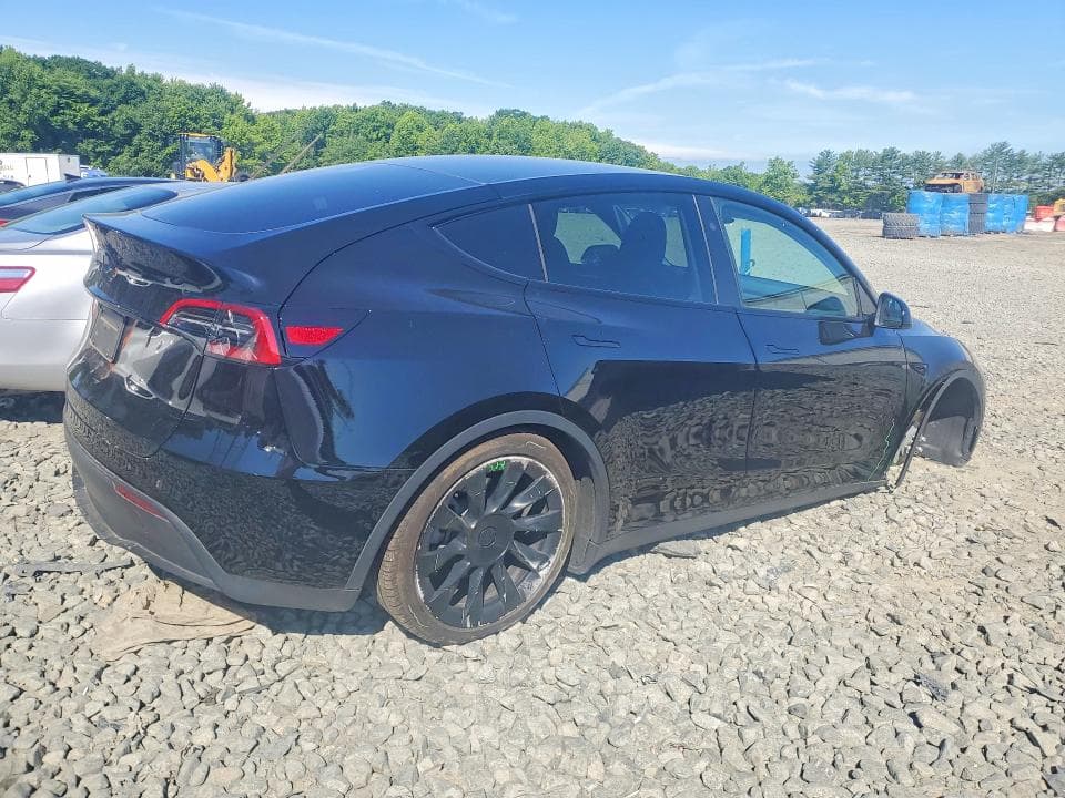 2025 TESLA MODEL Y 3